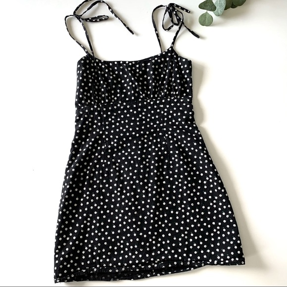 Luck & Trouble Dresses & Skirts - Luck & Trouble Mini Floral Dress with Tie Up Straps Size 6